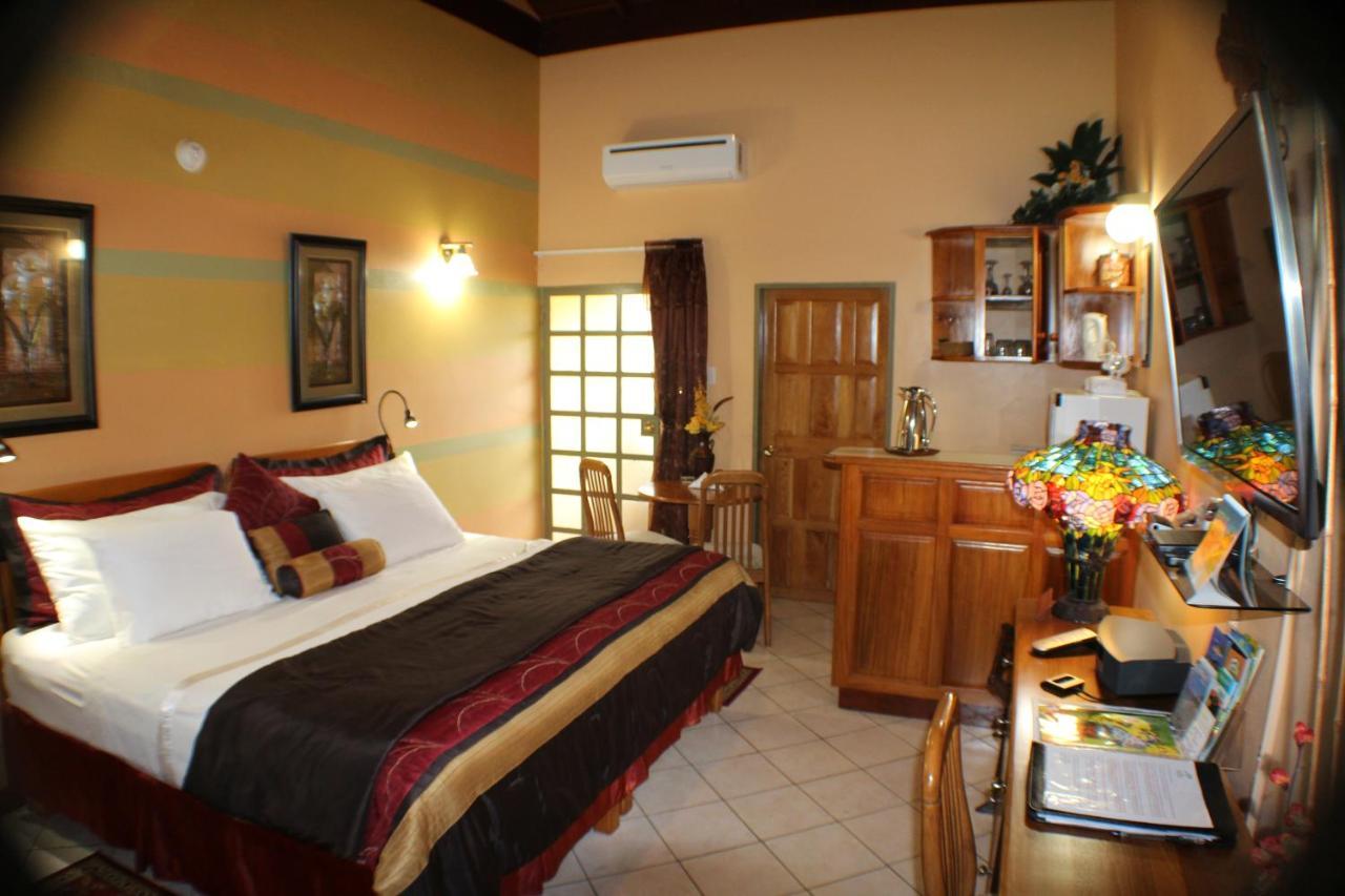 Native Abode Acomodação com café da manhã Bon Accord Village Exterior foto